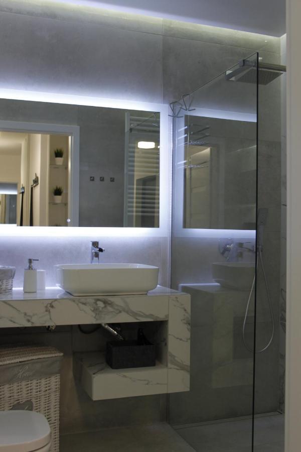 Apartament Wroclaw Centrum Galeria Magnolia エクステリア 写真