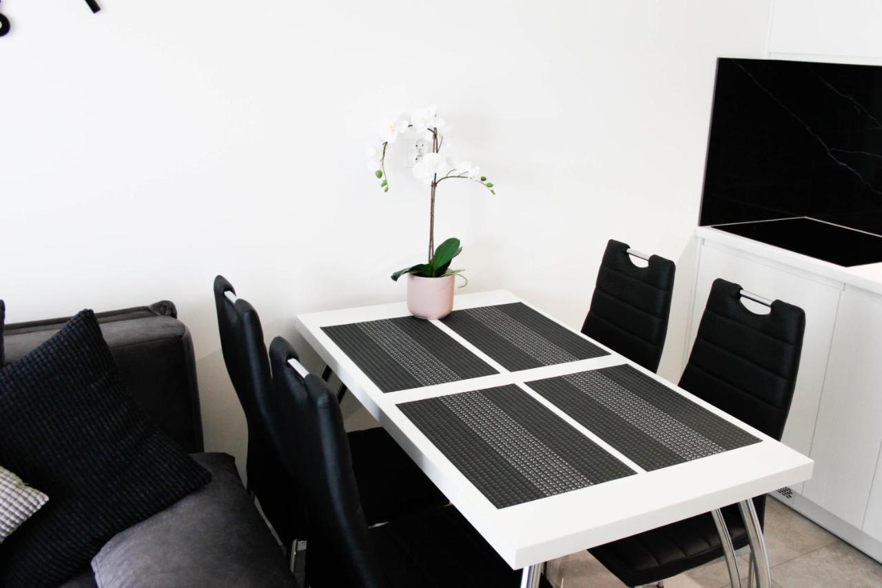 Apartament Wroclaw Centrum Galeria Magnolia エクステリア 写真
