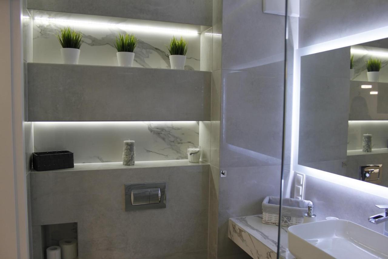 Apartament Wroclaw Centrum Galeria Magnolia エクステリア 写真